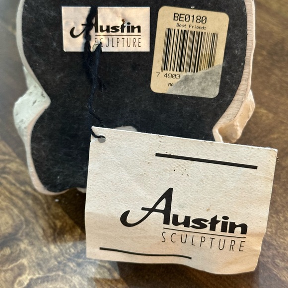 FRIENDS Austin Sculpture Figurine in Black and White - Picture 2 of 4